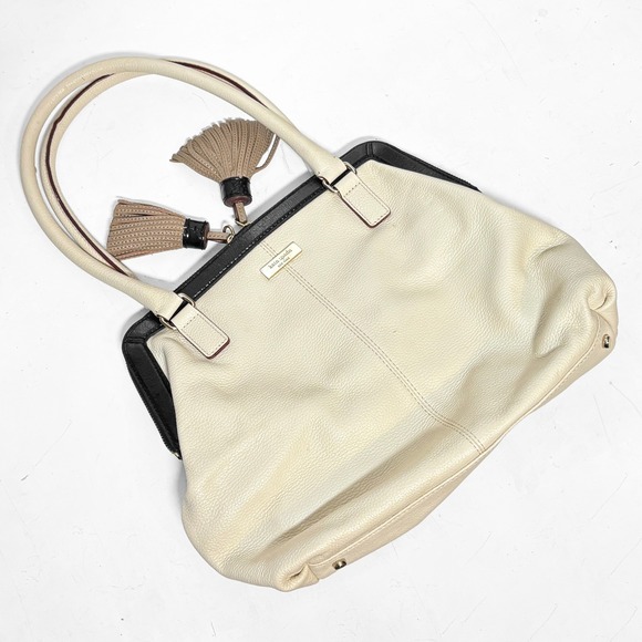 Kate Spade VTG Cream Pebbled Leather Black Frame Shoulder Bag, Tassel Detail - Picture 2 of 8